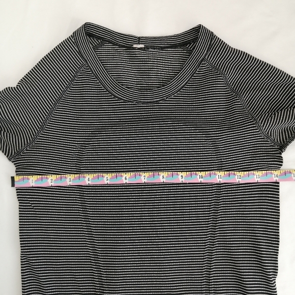 Lululemon Swiftly Tech Long Sleeve White Black Stripe 4 - Picture 14 of 16